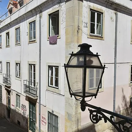 Dia Da Flor Bairro Alto Lisbona
